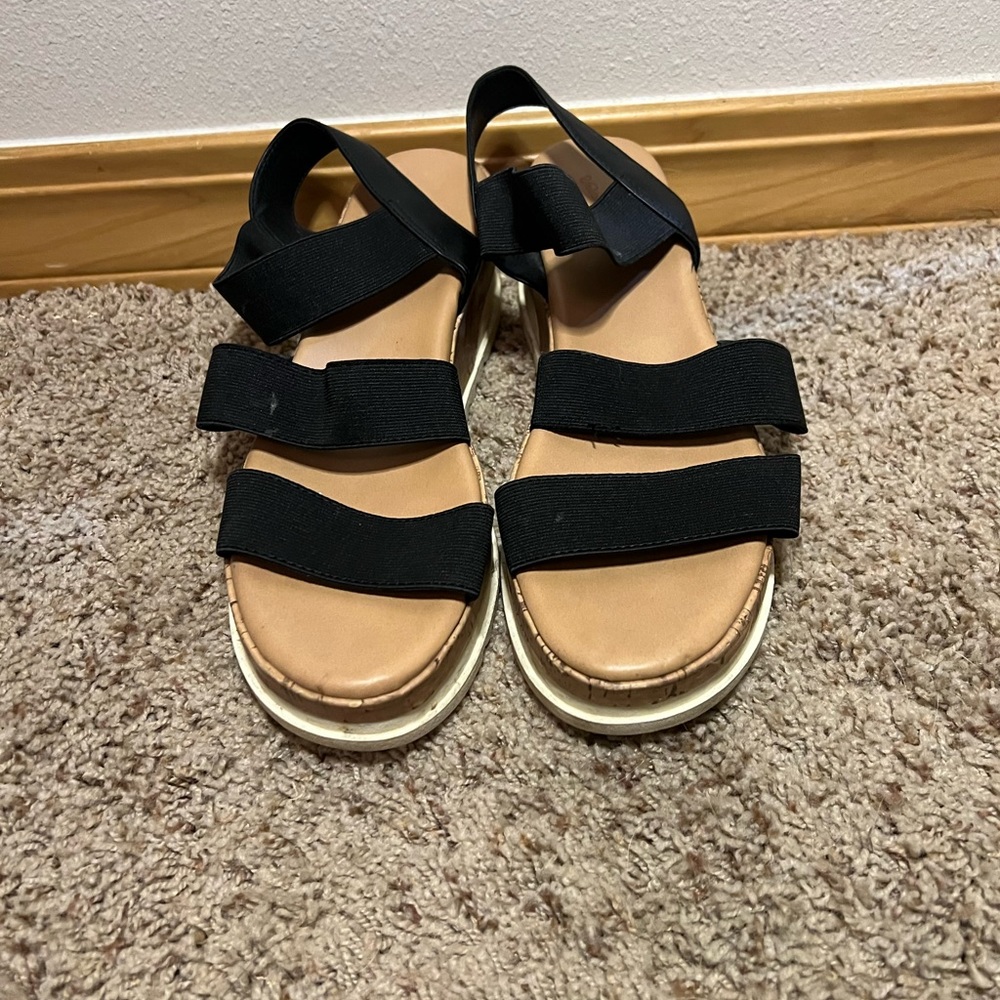 Black strappy platform sandals